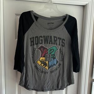 Warner Bros. Hogwarts Gray and Black Long Sleeve Tee